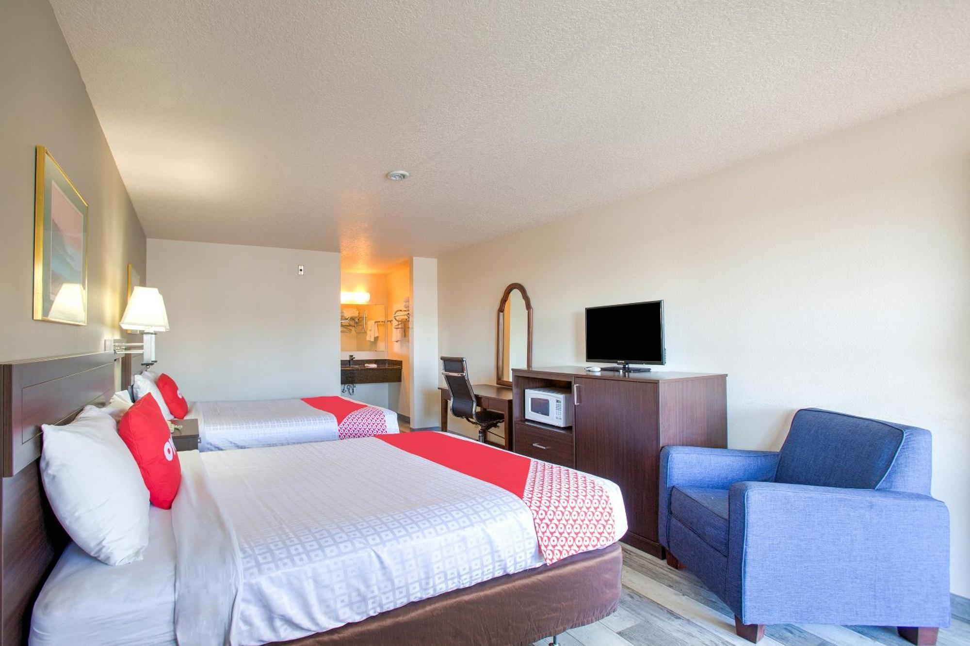 Oyo Woodland Hotel And Suites Exterior foto