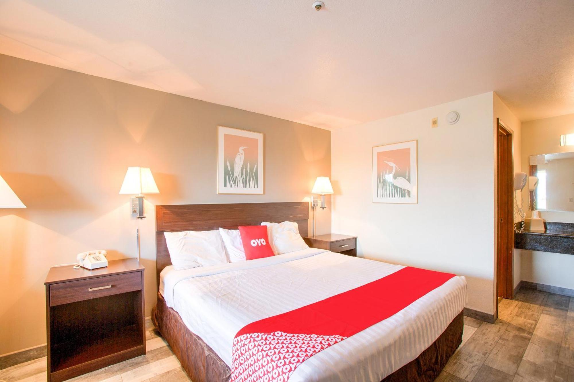 Oyo Woodland Hotel And Suites Exterior foto