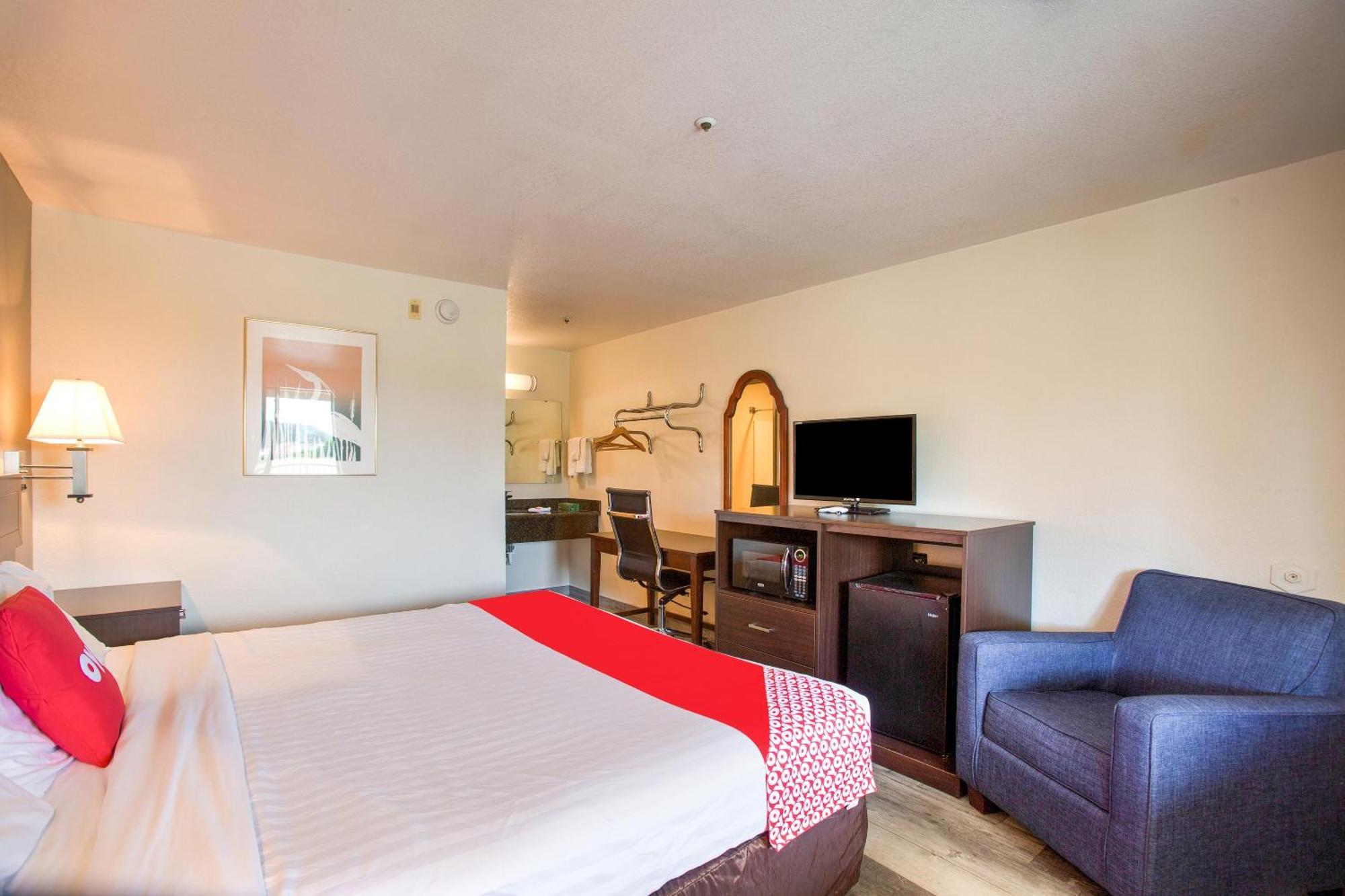 Oyo Woodland Hotel And Suites Exterior foto