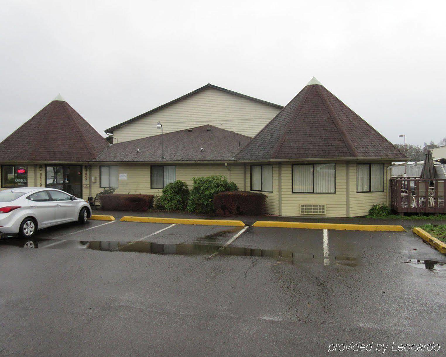 Oyo Woodland Hotel And Suites Exterior foto